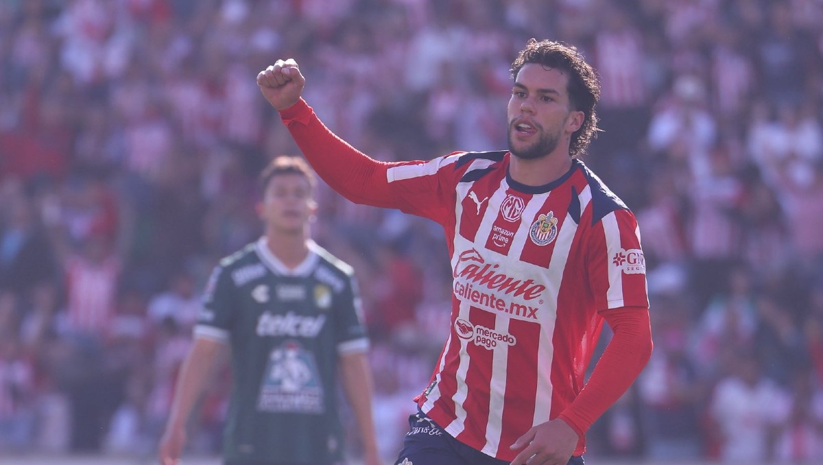 Chivas remonta y vence a León en partido amistoso en Chicago (X @Chivas)