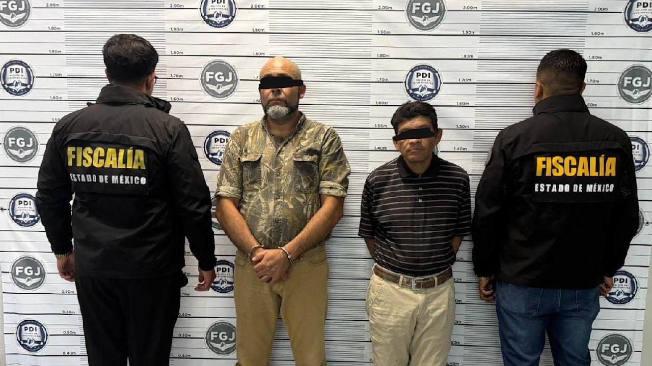 Detienen a dos presuntos extorsionadores en Edomex, exigían pago bajo amenazas