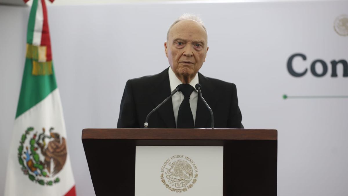 Gertz Manero, titular de la FGR, en conferencia de prensa.
