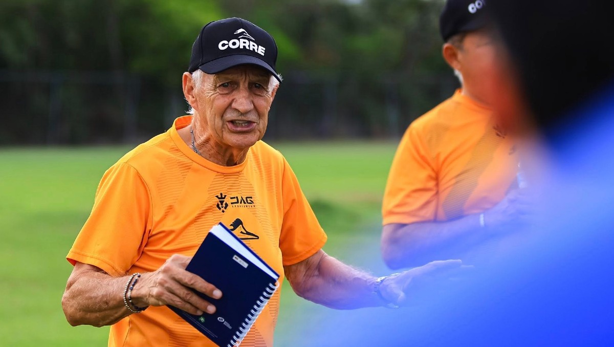 Héctor Hugo Eugui, director técnico de Correcaminos.