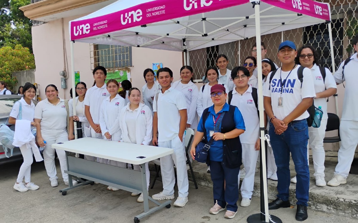 Alumnos de la carrera de medicina de la Universidad del Noreste. | Sergio Sánchez