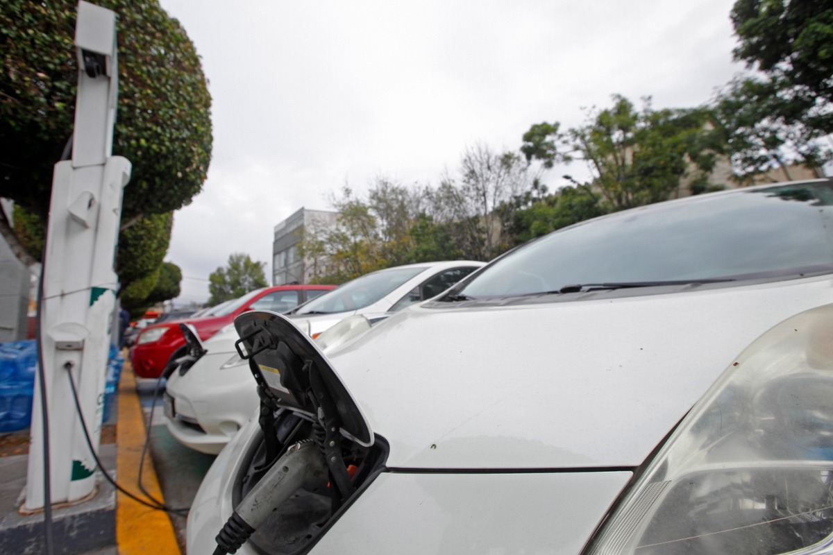 Los autos eléctricos han emeopzado a penetrar en la sociedad y sus costumbres | Fernando Carranza