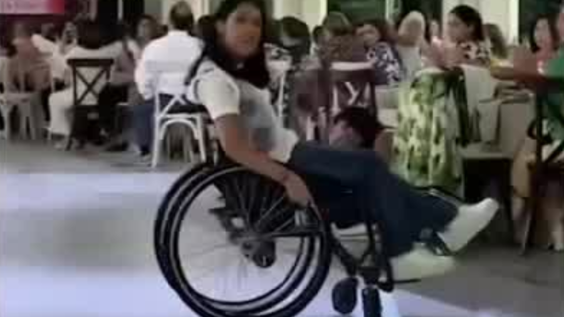 Se celebra la pasarela "Entre Hilos y Tintos" en Coahuila y tuvo la presencia de Isabella Springmühl