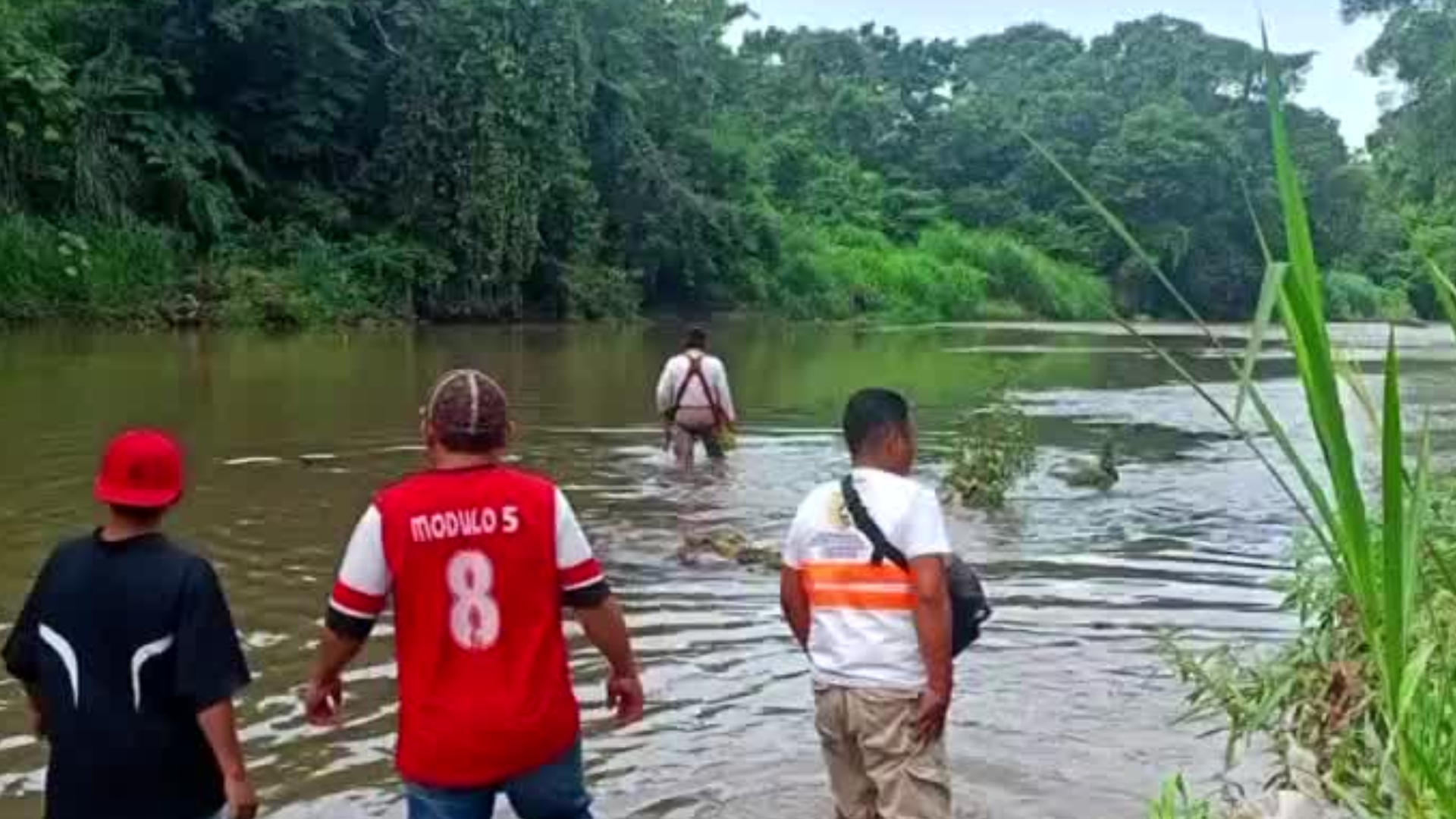 En Chiapas, autoridades localizan sin vida el cuerpo de un joven que cayó en un río