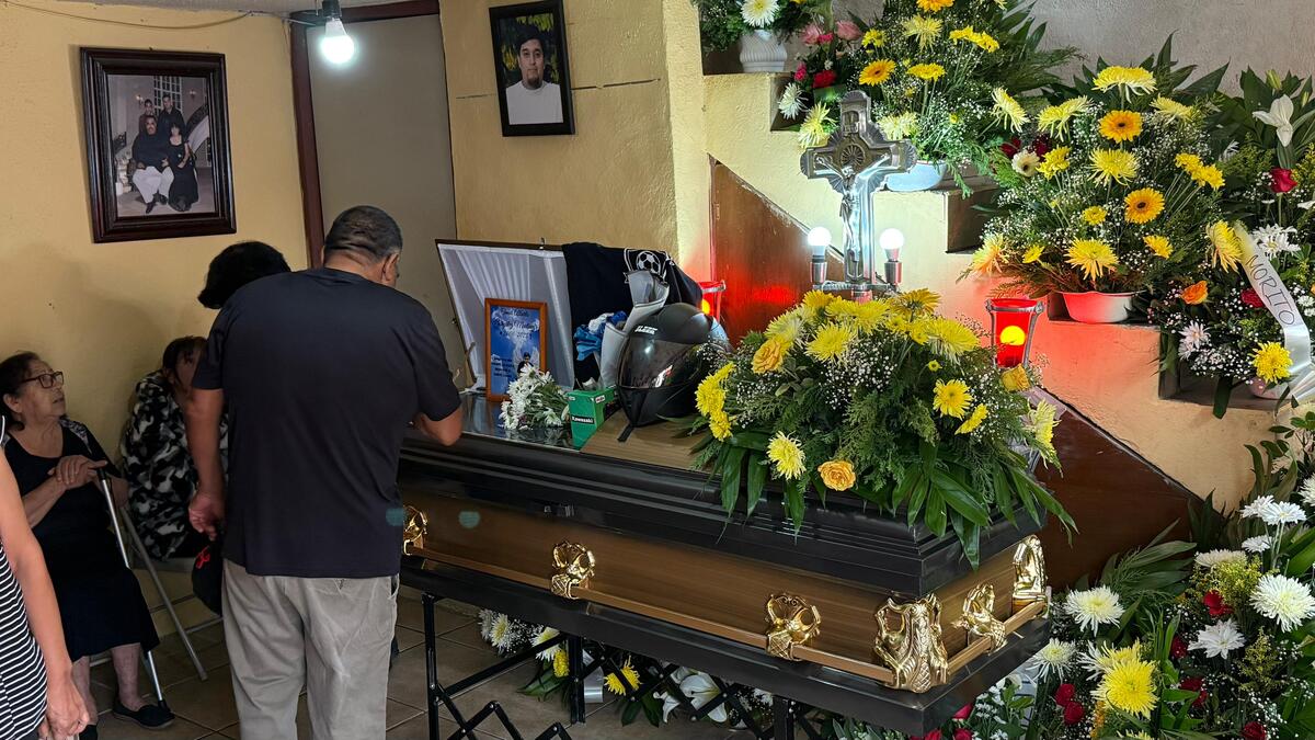 Familiares despidieron a Omar Alberto González Martínez. | Especial