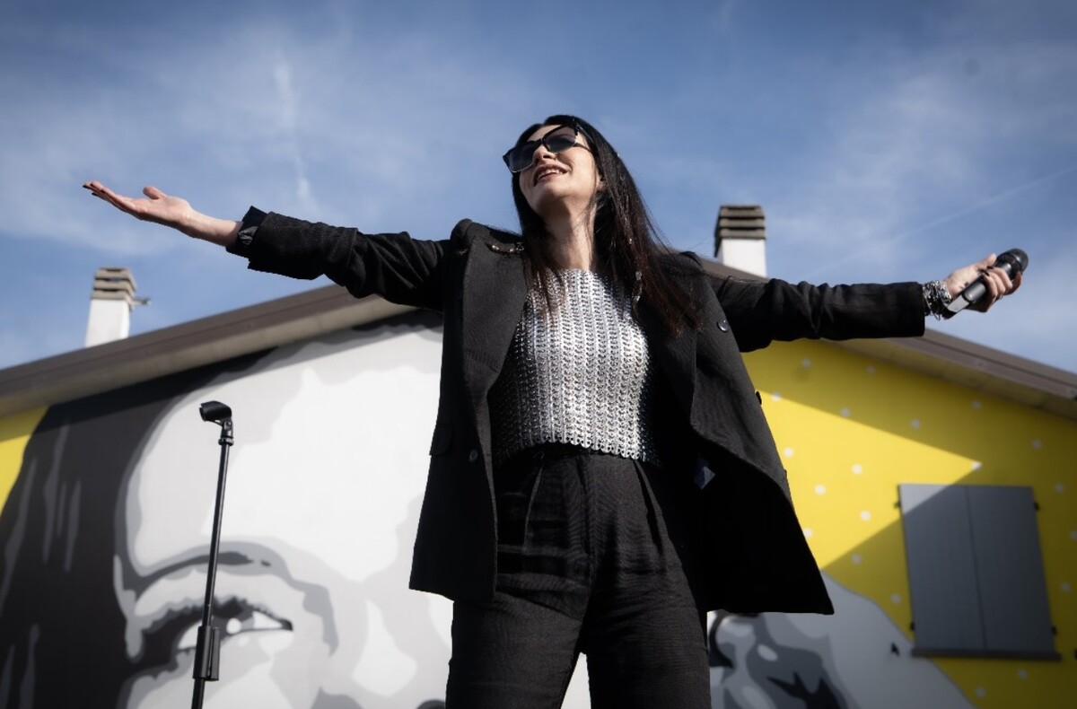 Laura Pausini inaugura un museo en Italia | Especial