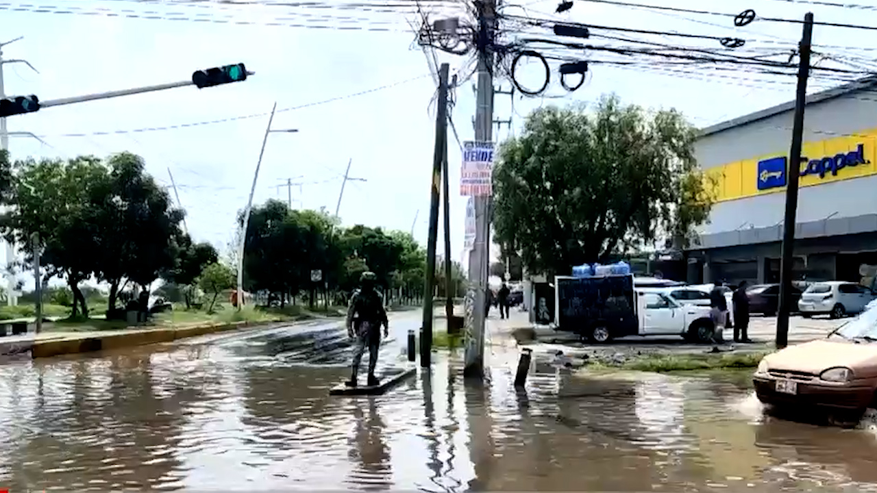 Desbordamiento del arroyo Seco inunda vialidades en Tlajomulco