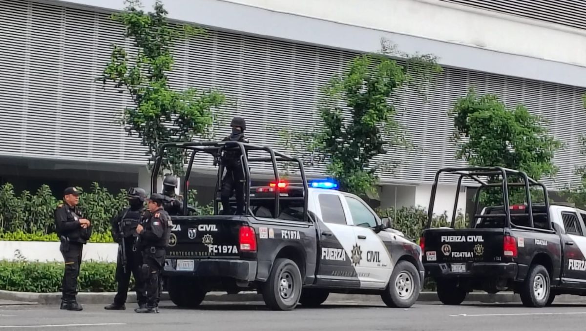 El elemento policiaco es atendido en un hospital del centro de Monterrey | Agustín Martínez