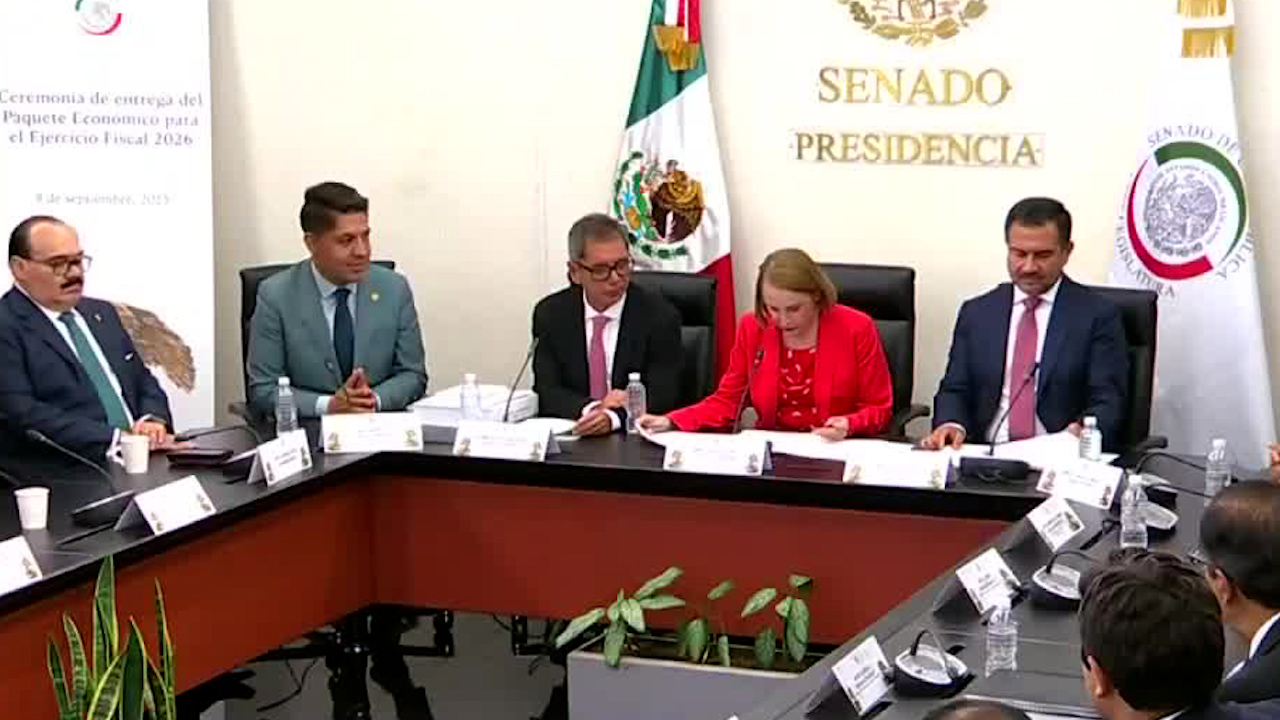 Hacienda entrega Paquete Económico 2026 al Senado