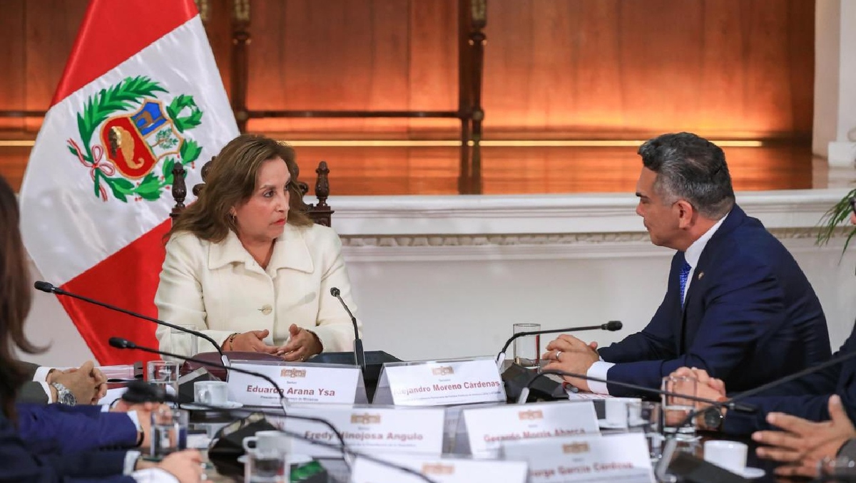 El líder nacional del PRI, Alejandro Moreno, junto a la presidenta de Perú, Dina Boluarte. |  @alitomorenoc