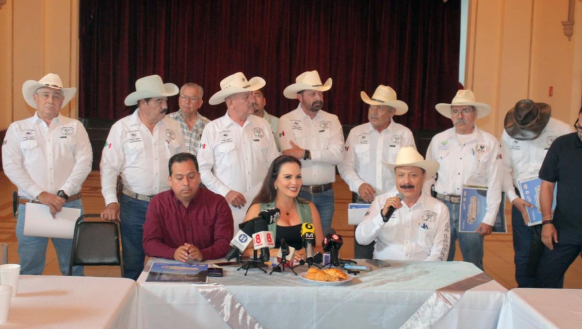Dijo que a nombre de todos los productores agrícolas de Lerdo entregó un oficio a los funcionarios federales. | Roberto Amaya