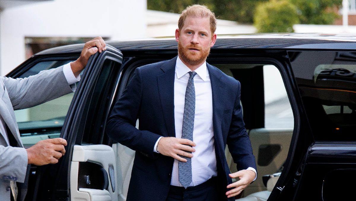Príncipe Harry visita la tumba de Isabel II | EFE