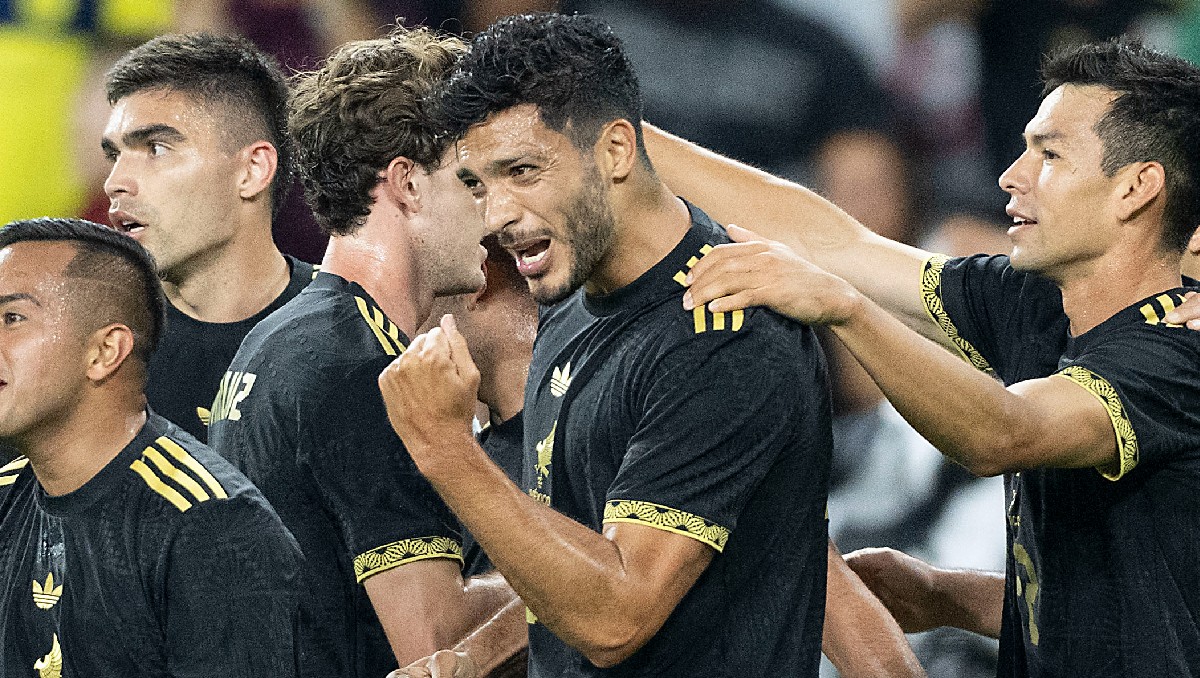 Raúl Jiménez anota golazo de cabeza en partido de México vs Corea del Sur (Imago7)