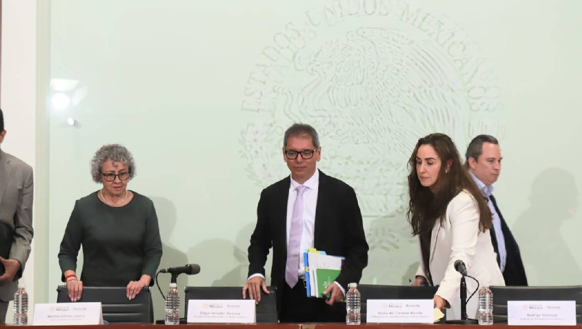 El secretario de Hacienda, Édgar Amador Zamora, en la presentación del paquete económico (Foto: Juan Carlos Bautista)