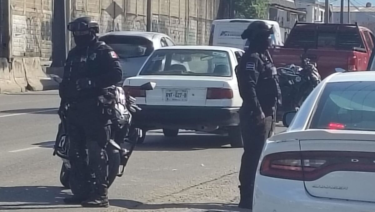 Los sujetos fueron detenidos por detectives de la Agencia Estatal de Investigaciones. | Israel Santacruz.