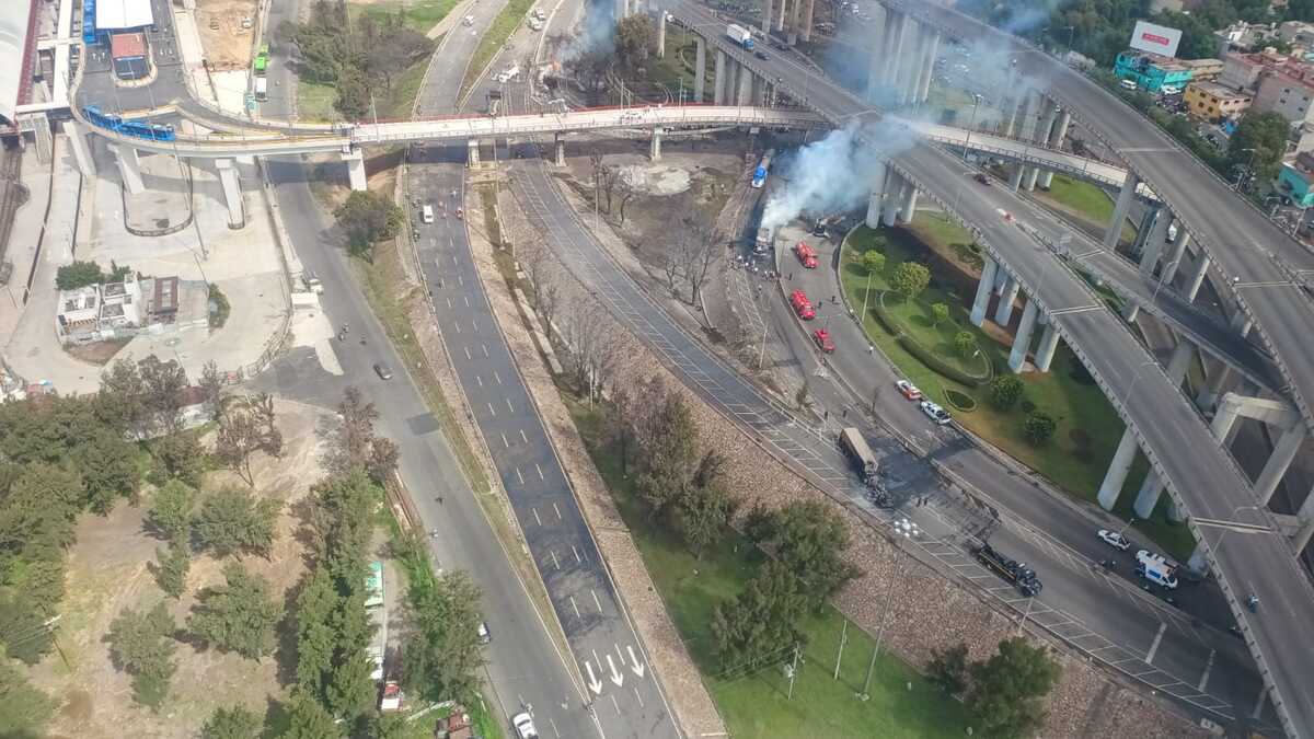 Autoridades cerraron diversas vialidades para evitar entrar al perímetro.| Especial