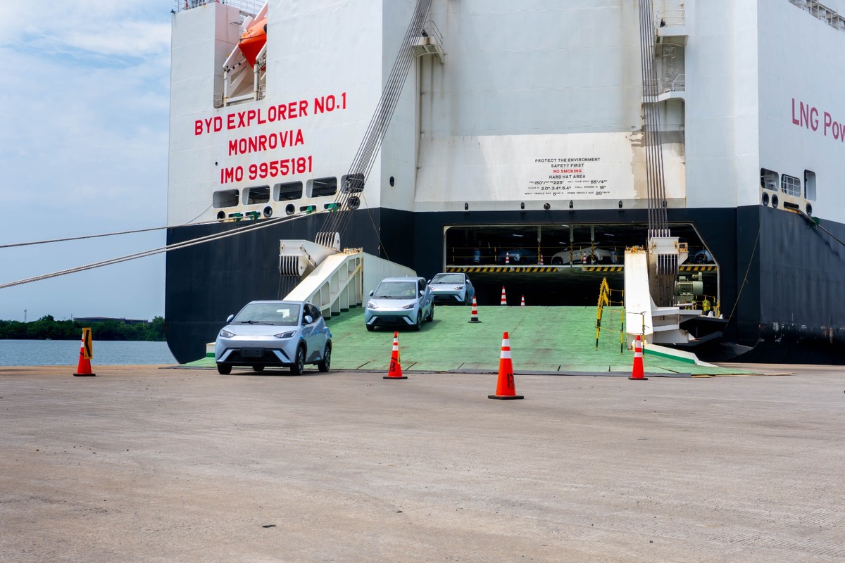 Autos chinos en México enfrentarán un arancel de hasta 50%, medida que busca frenar la guerra de precios. Foto: Especial