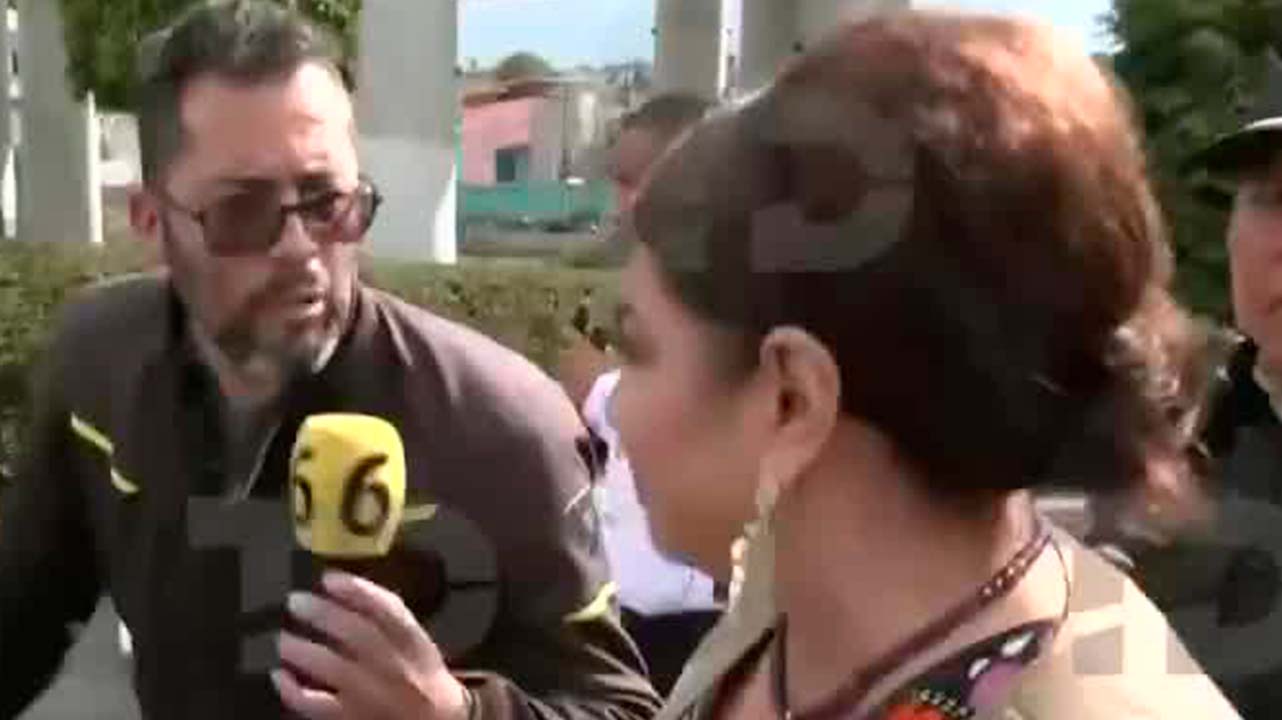 Clara Brugada llega al lugar de la explosión de una pipa de gas en Iztapalapa
