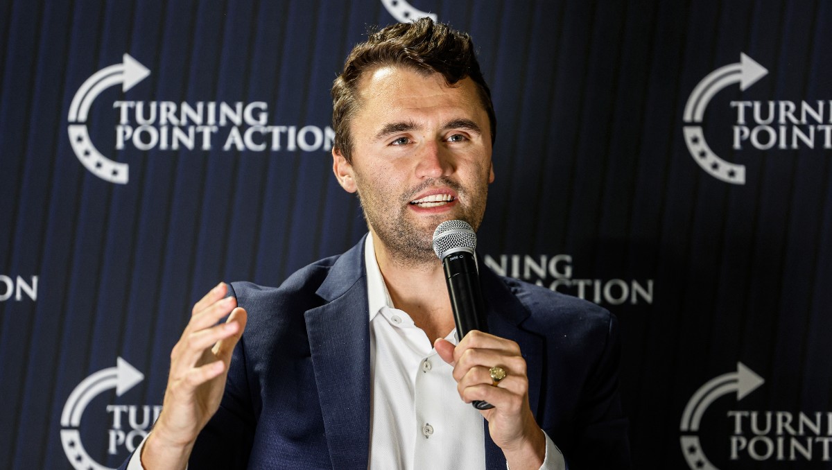 El fundador de Turning Point USA fue herido de bala. | AP