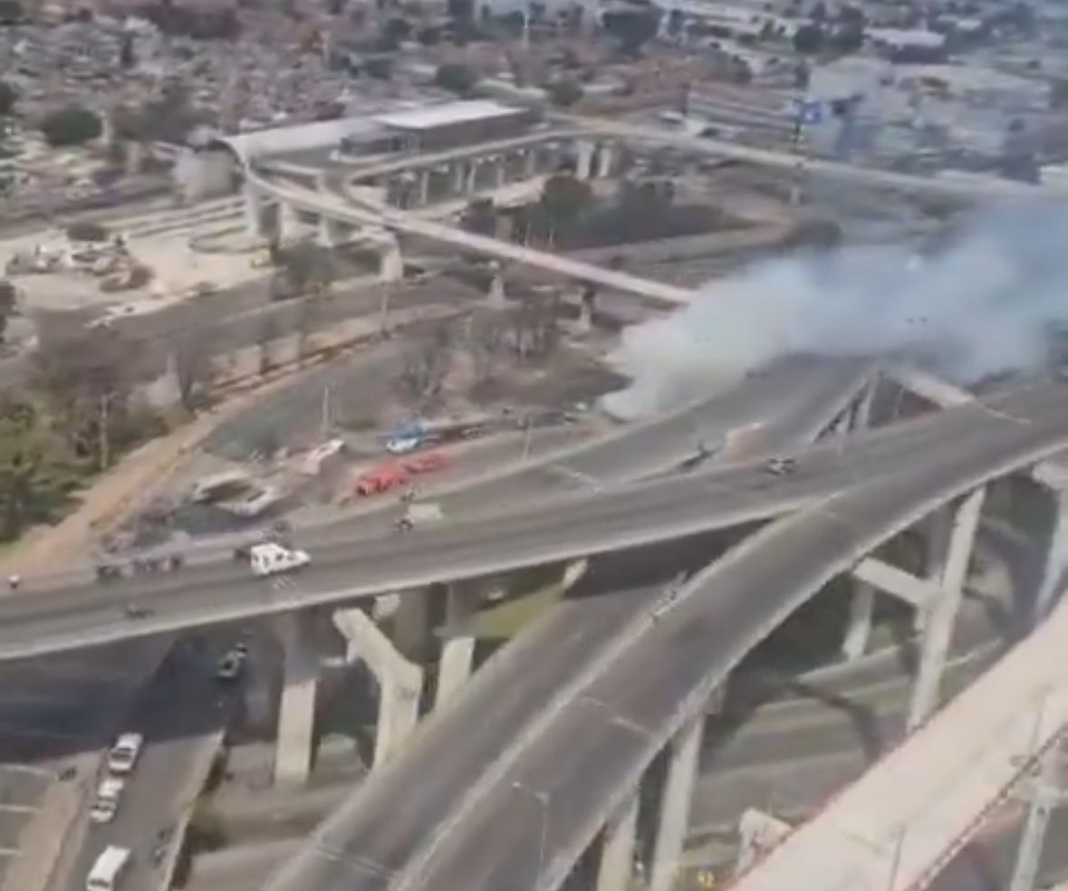 El incendio de la pipa en Iztapalapa causó una movilización en el Puente de la Concordia. | Especial