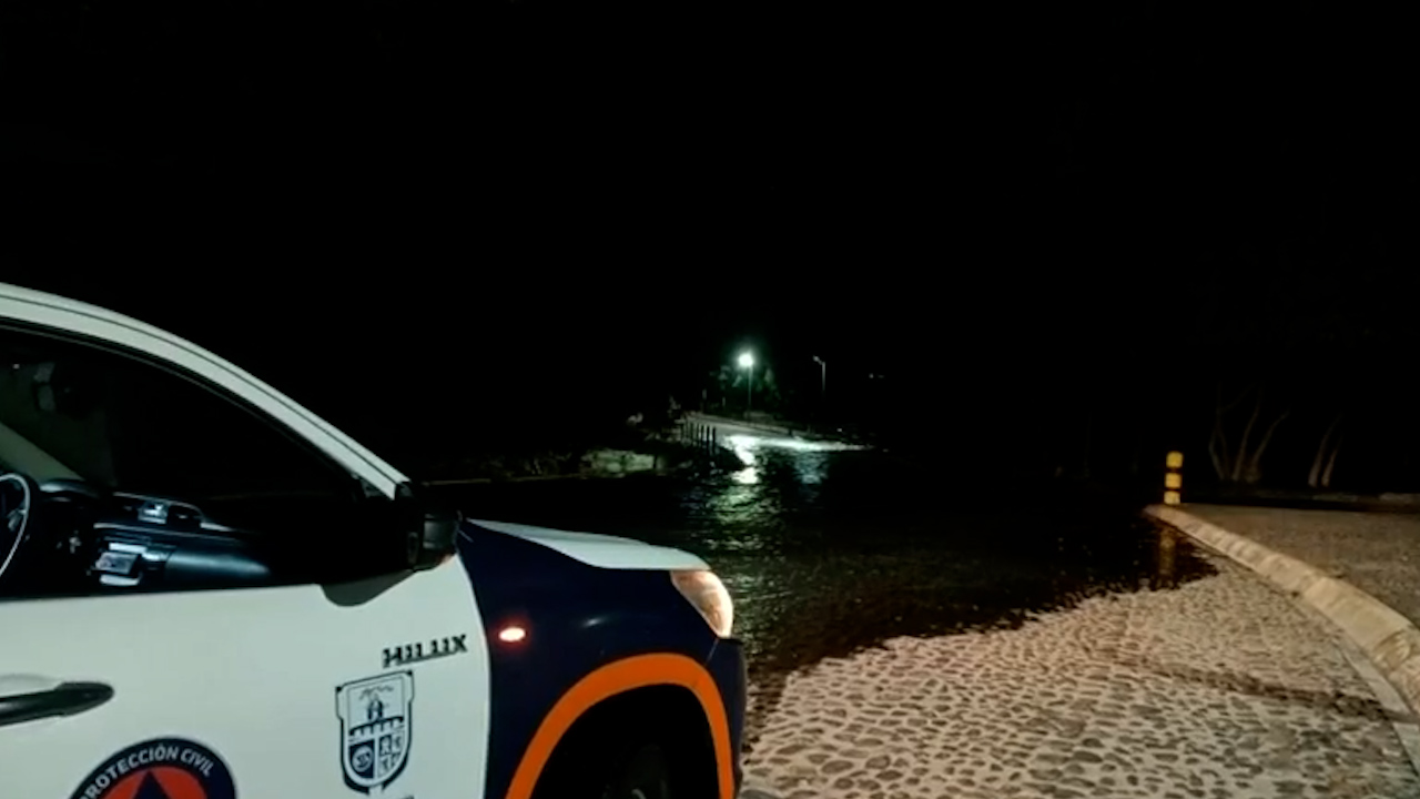 Inundaciones, cierres viales y restablecimiento de agua en Querétaro, reporta Protección Civil