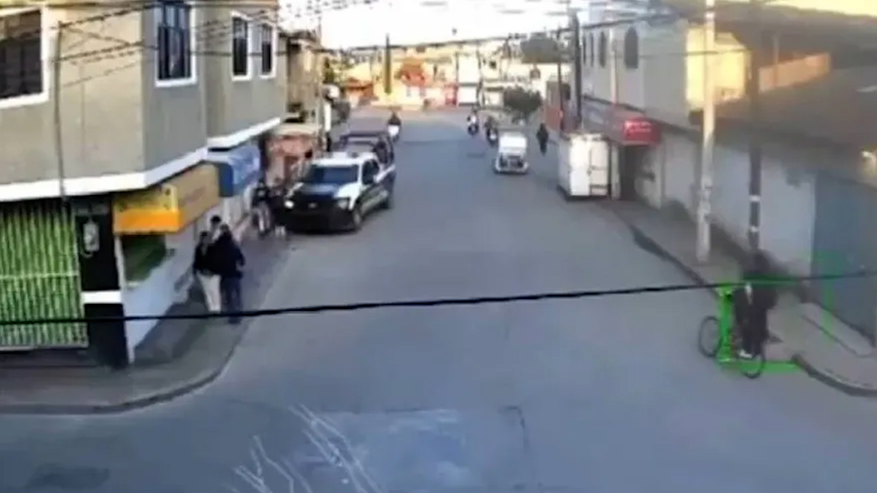 Patrulla atropella a madre e hija en Chimalhuacán; iban camino a la escuela
