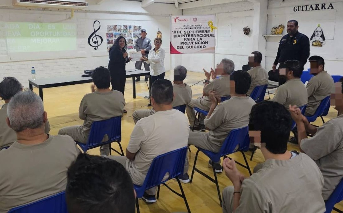 Personas privadas de la libertad escuchando la plática en Cedes Altamira. | SSPT