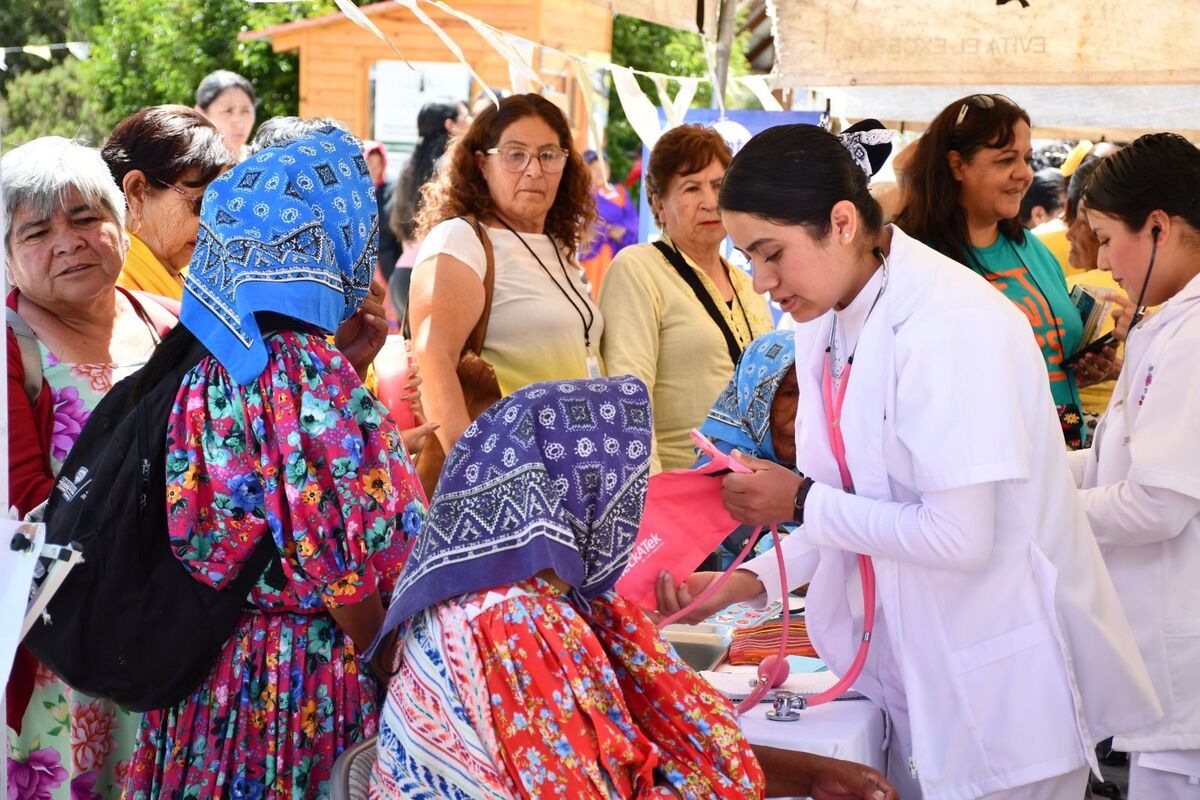 Personas reciben vacuna contra el sarampión en Chihuahua | Especial