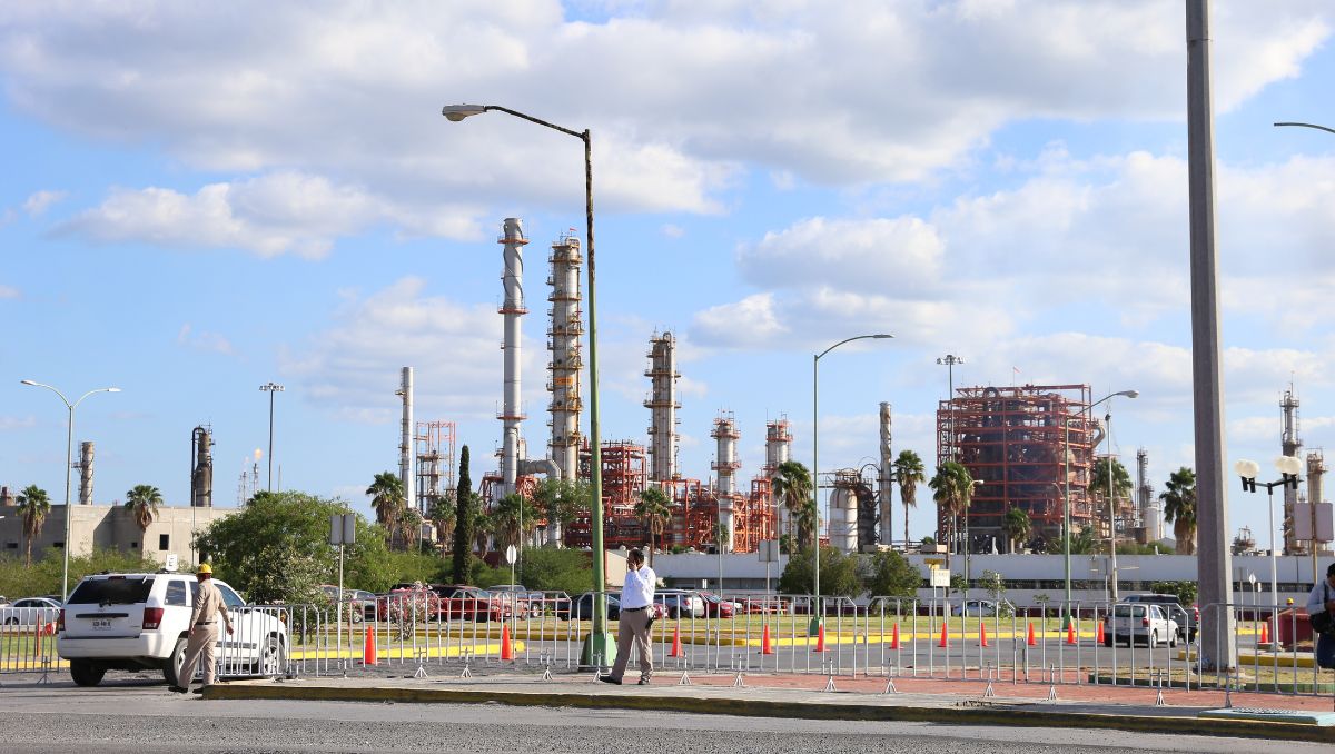 El plan de recursos incluye diversas acciones en la refinería de Pemex en Cadereyta. Leonel Rocha