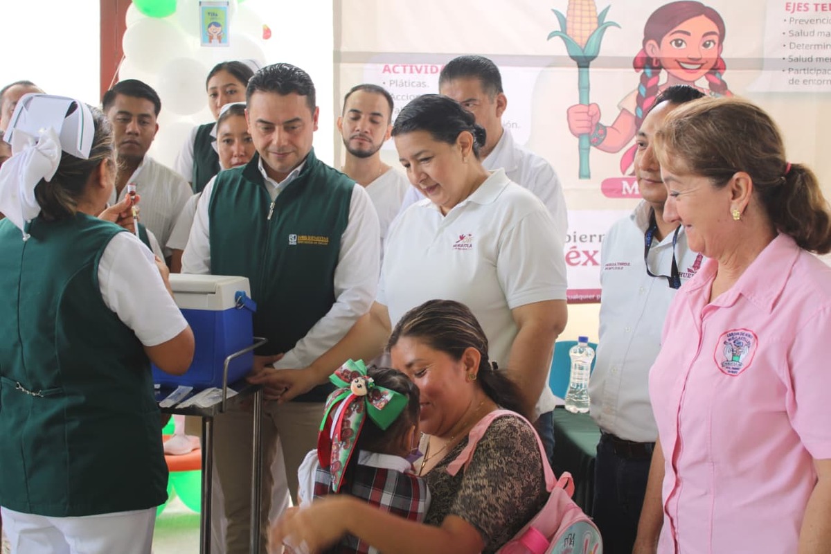 Servicios gratuitos de prevención y vacunación llegan a comunidades de Huejutla