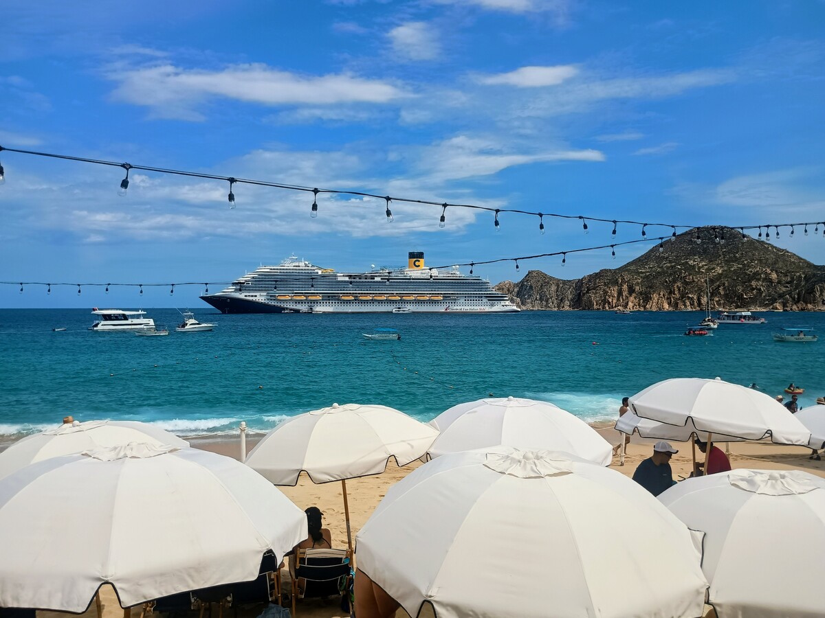 El azul del Pacífico se funde con el firmamento en Los Cabos. | Serrat García