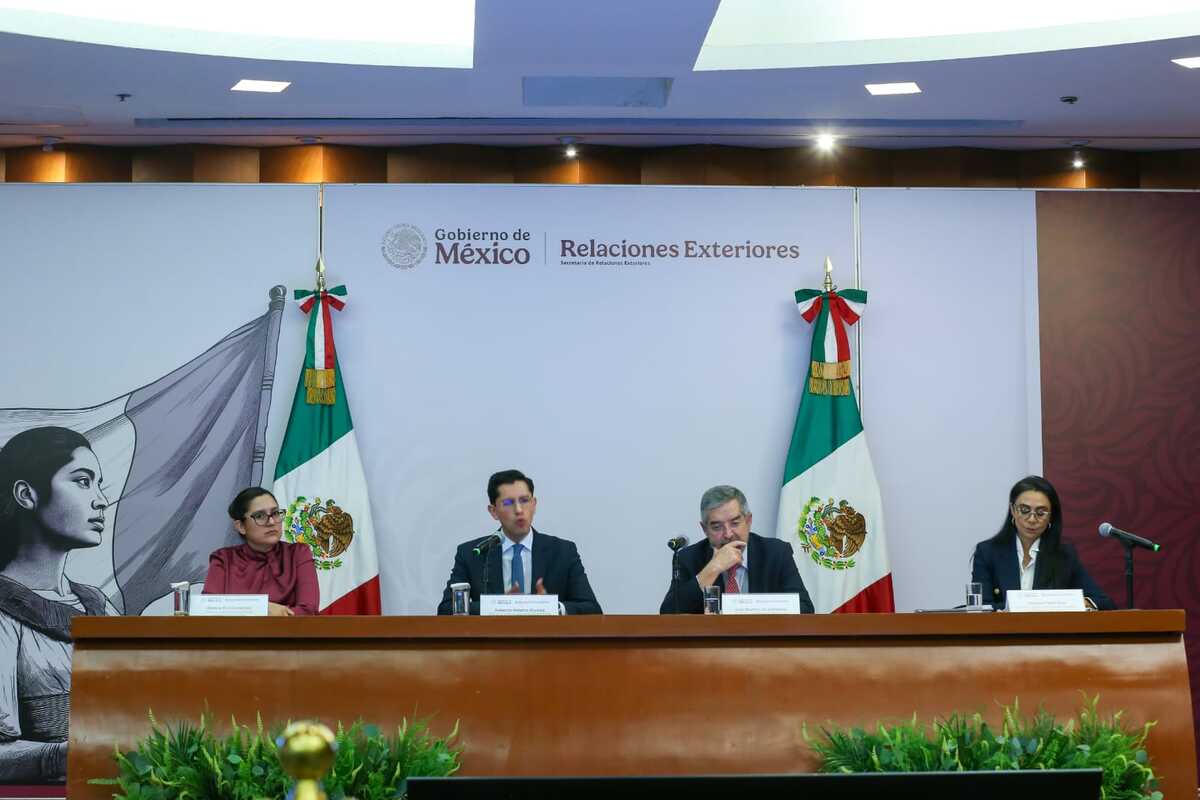 Conferencia de prensa para dar a conocer las acciones de protección para mexicanos en Estados Unidos. | Araceli López