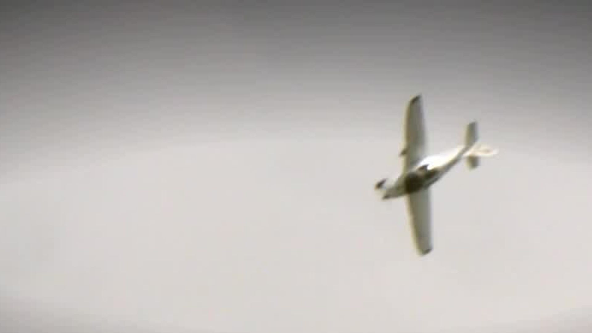 Marcelo Ebrard entrega del certificado número 001 de aeronave deportiva ligera al modelo Halcón 2.0