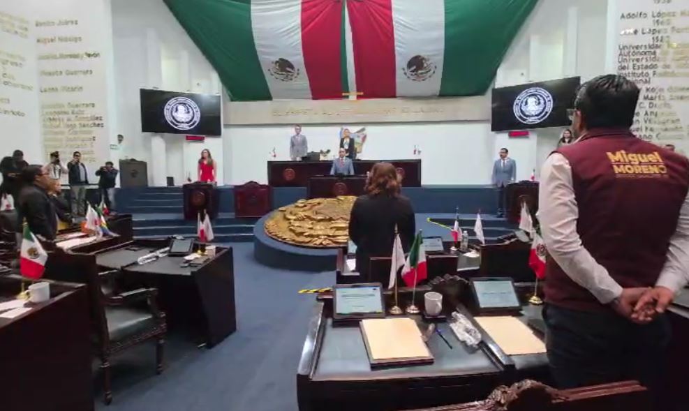 Minuto de silencio en el Congreso por víctima de La Concordia. (Guadalupe Trejo)