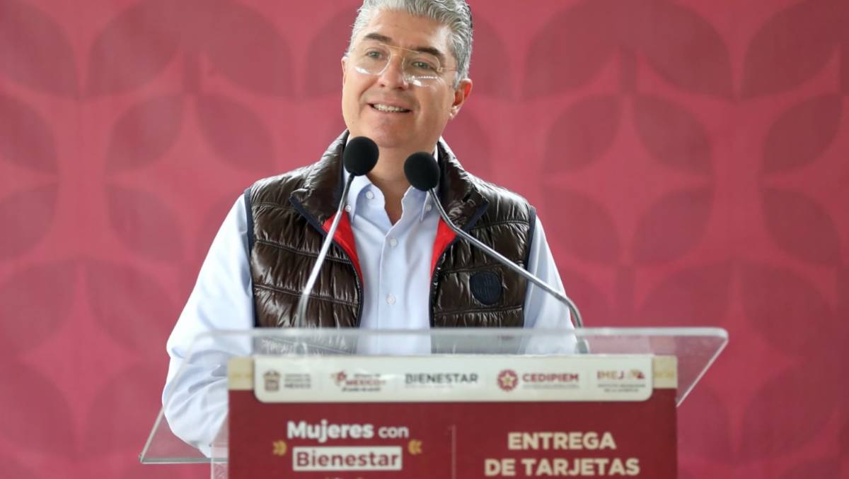 El Secretario del Bienestar del Edomex, Juan Carlos Romero González, realizó entrega de tarjetas de Mujeres con Bienestar en Toluca. Especial
