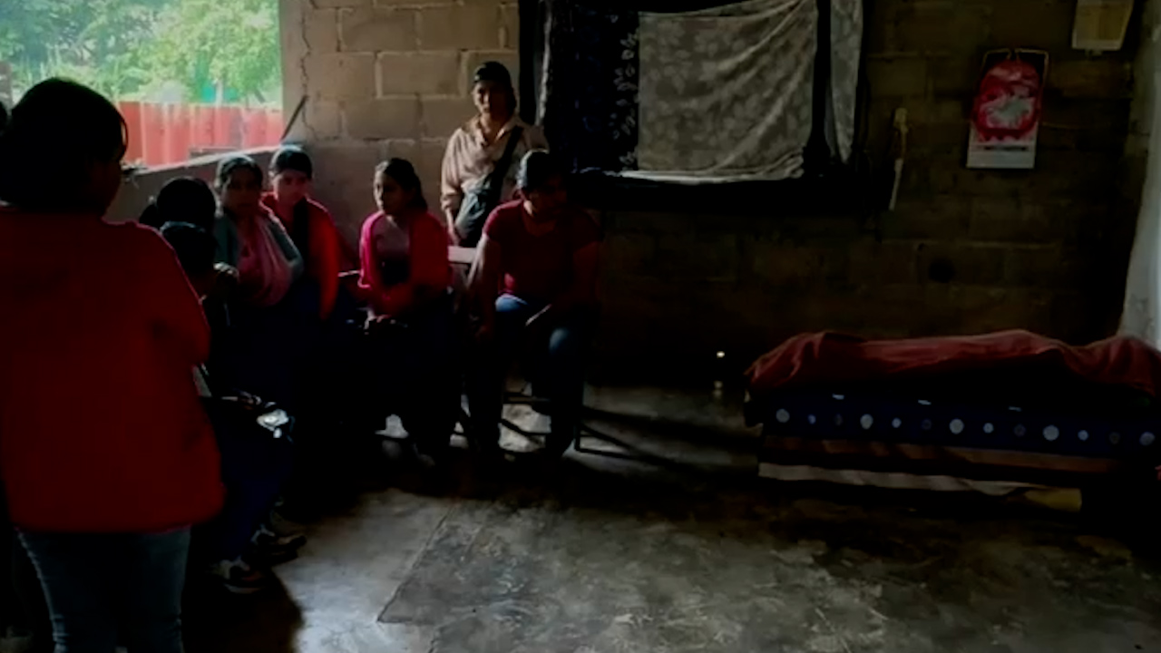 Sepultan a menor fallecida tras deslave de cerro en Chiapas