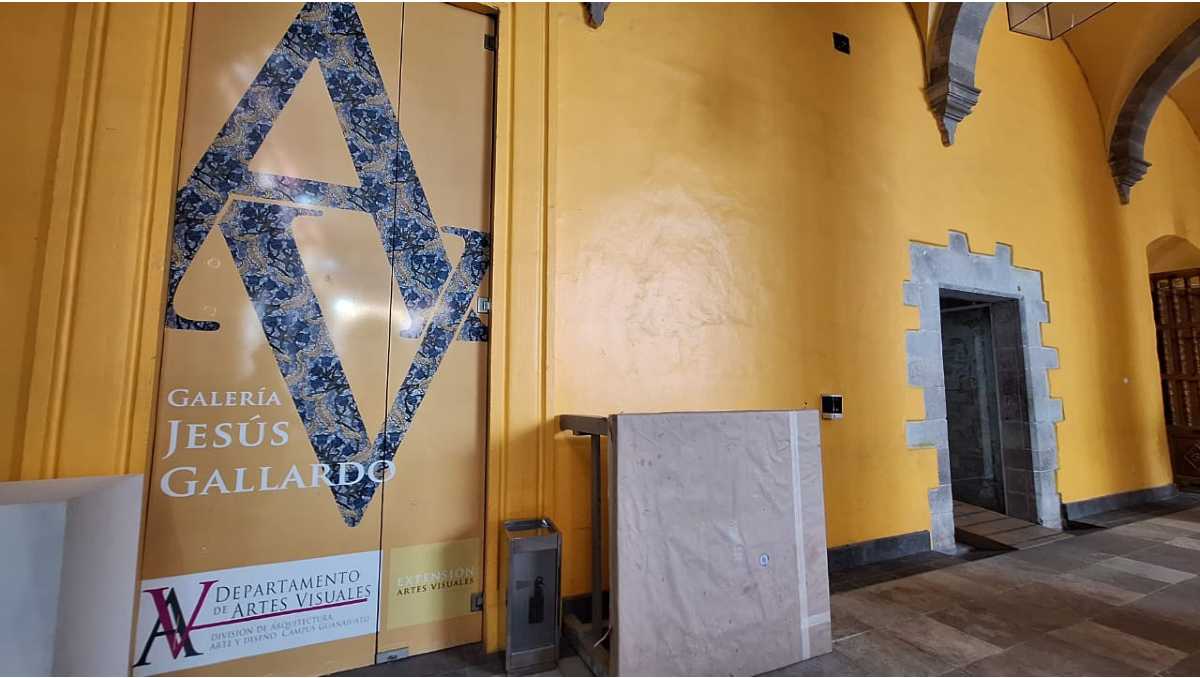 La Universidad de Guanajuato dio por terminada la exposición “Iconoclasia” tras polémicas por imágenes de Cristo con símbolos como la bandera LGBT.