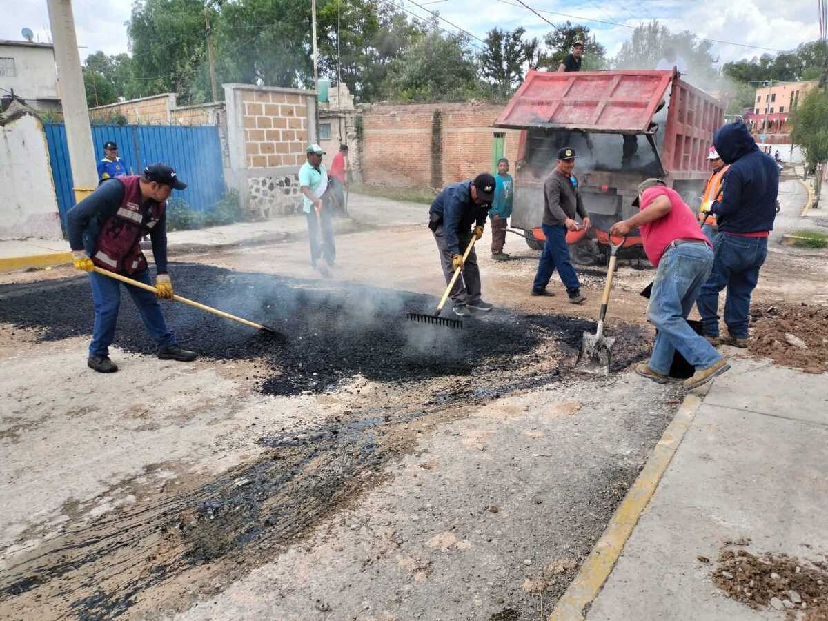 Atienden problemática de baches en diversos puntos. (Francisco Villeda)