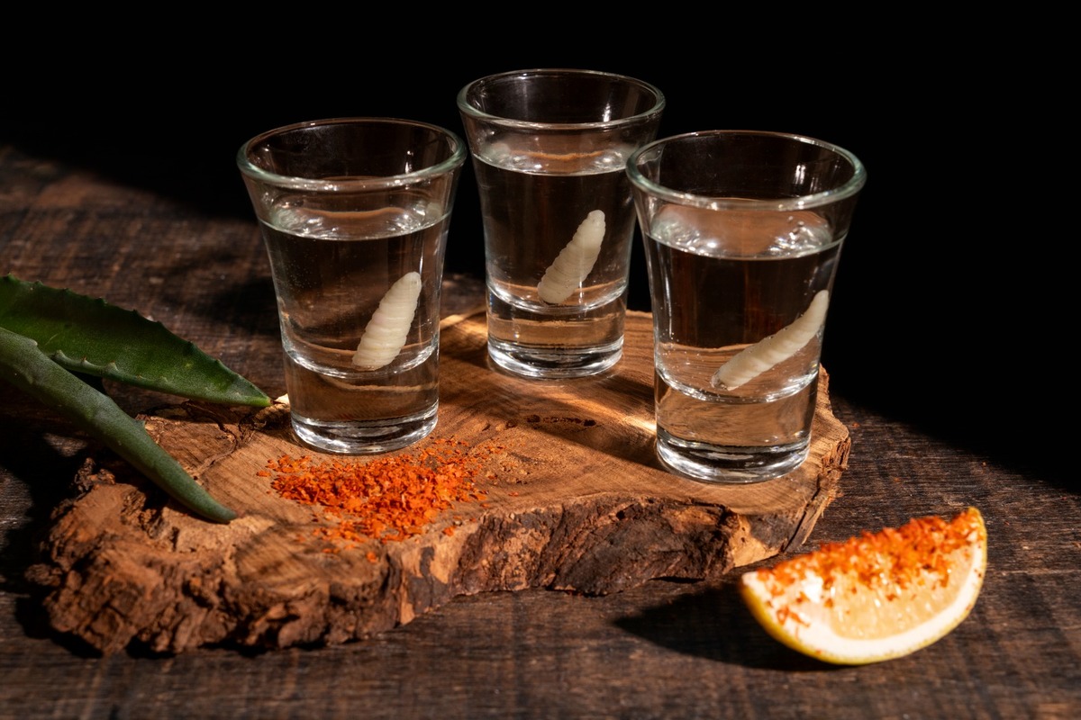 Los mexicanos disfrutan el trago directo de mezcal, por lo que una noche mexicana va de los 150 a los 7 mil pesos por persona. | Especial