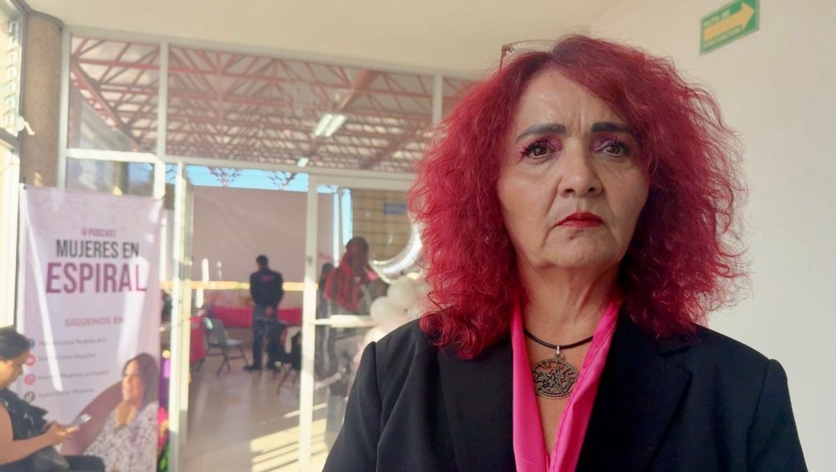 La percepción del amor de las involucradas se ve confrontado con el deseo de alcanzar una vida que no pueden tener.