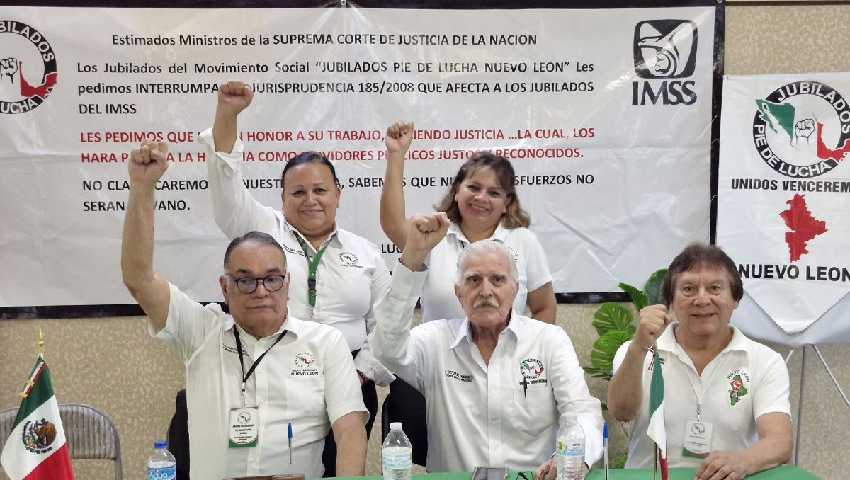 Los trabajadores jubilados del IMSS exigen pago de subcuenta. | Orlando Maldonado