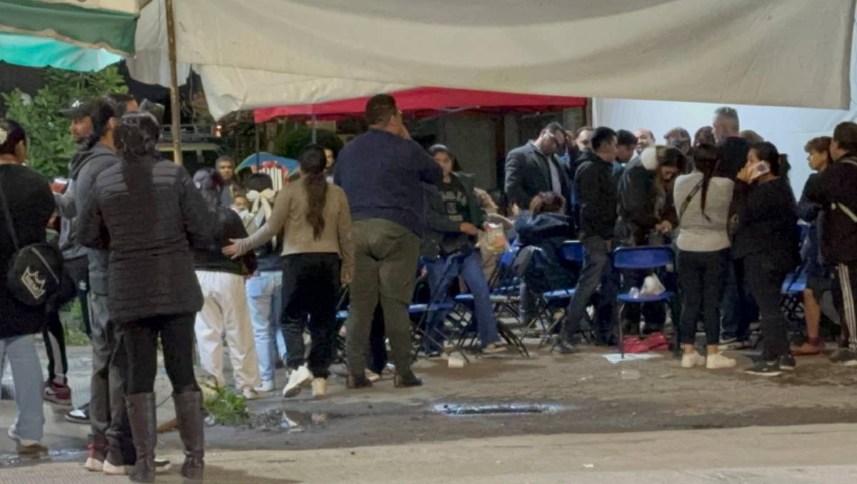 Vecinos, amigos y familiares despidieron en La Paz a Juan Carlos Sánchez, alumno del IPN fallecido en explosión de Iztapalapa. Especial