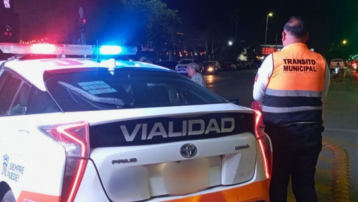 El agente devolvió el dinero de manera íntegra y honesta mientras subía el auto a la grúa. | Especial