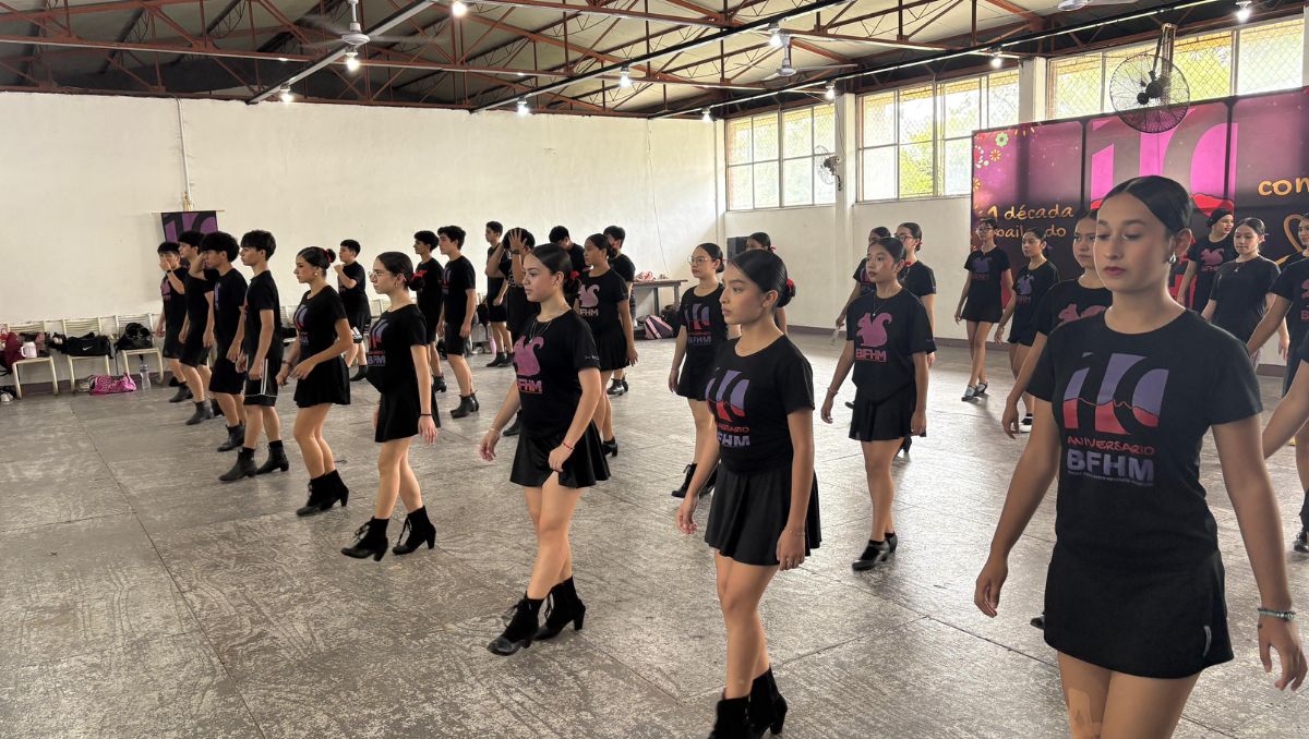 Jóvenes del Ballet Folklórico Herencia Mexicana ensayan para presentación. | Ángel Mercado