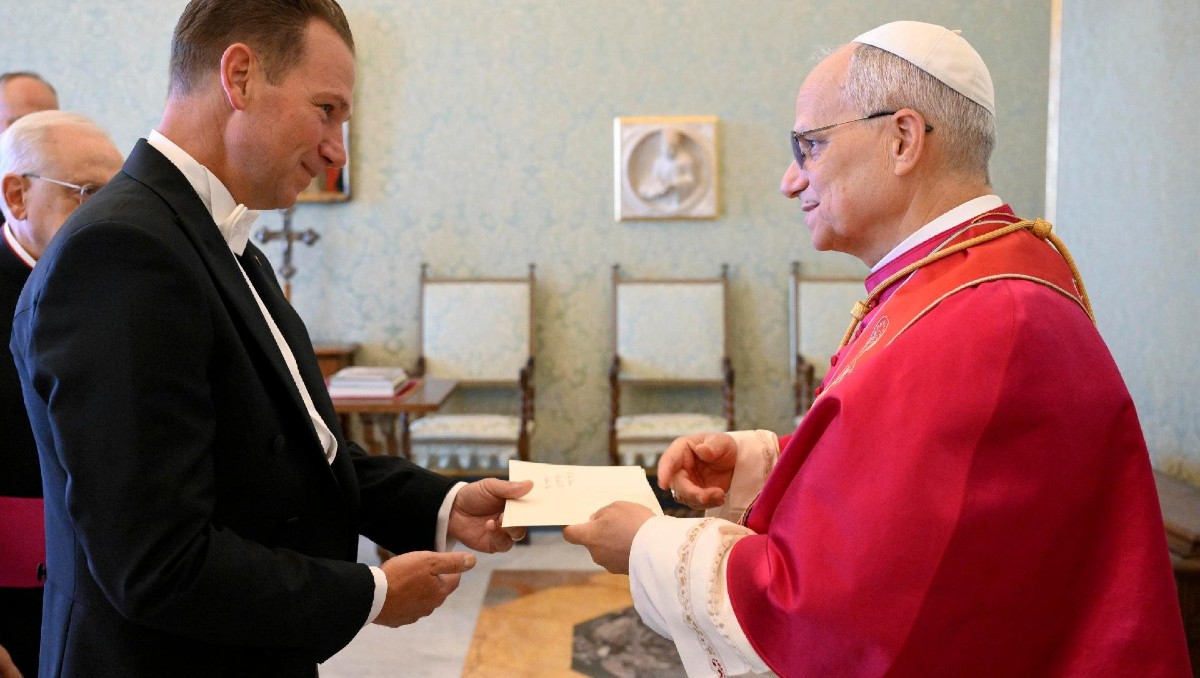 León XIV recibe al nuevo embajador de Trump y trataron el asesinato de Charlie Kirk | X: @vaticannews_fr
