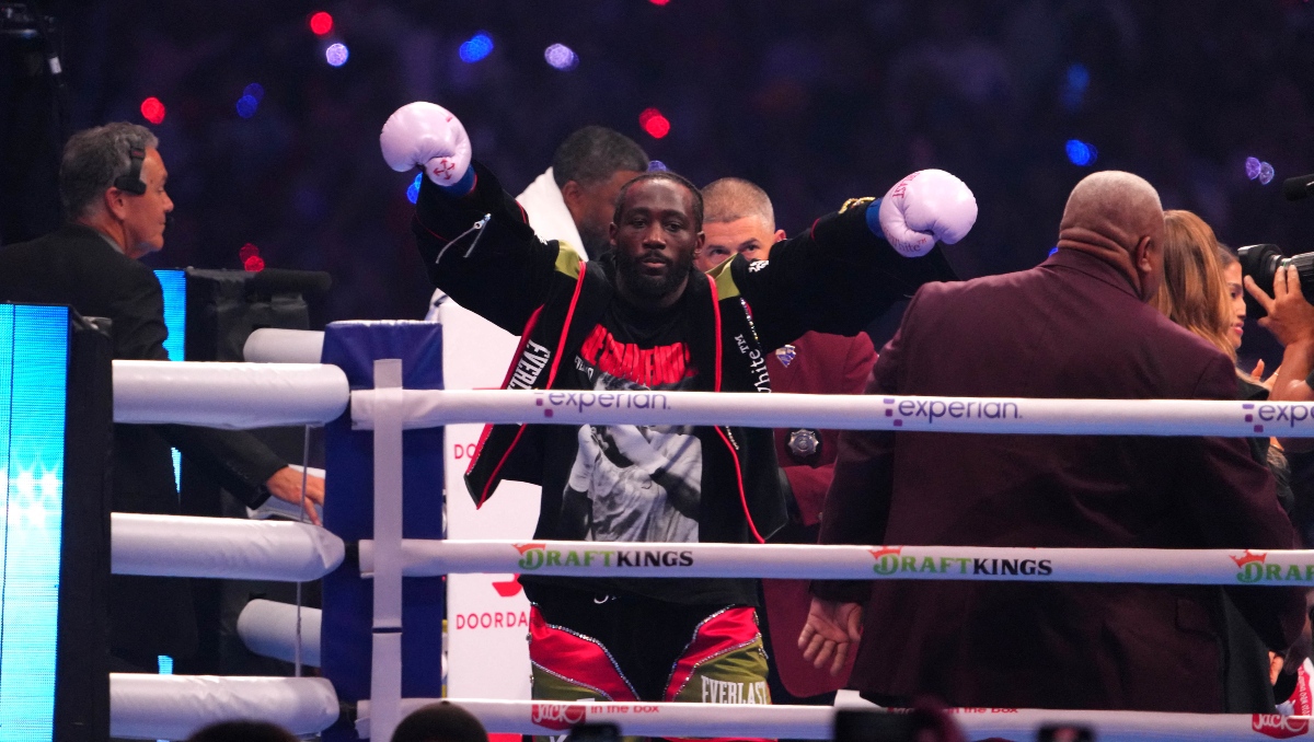 Terence Crawford durante su pelea contra Canelo (Reuters)