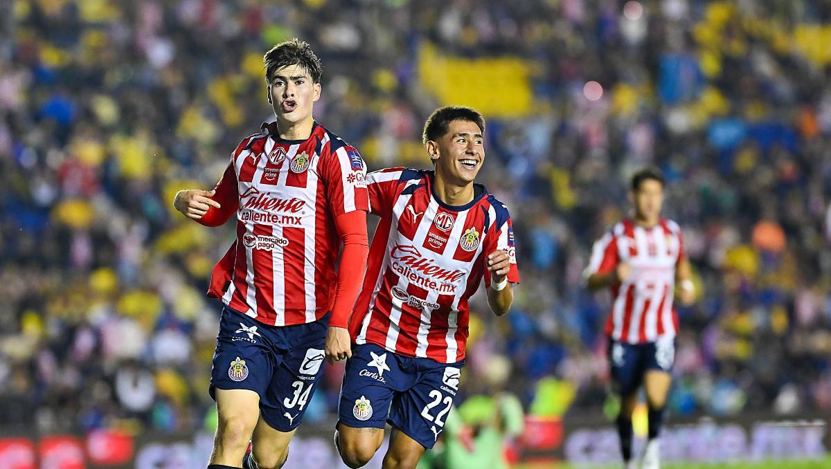 Chivas sorprende y vence al América en el Clásico Nacional de la Liga MX (Imago7)