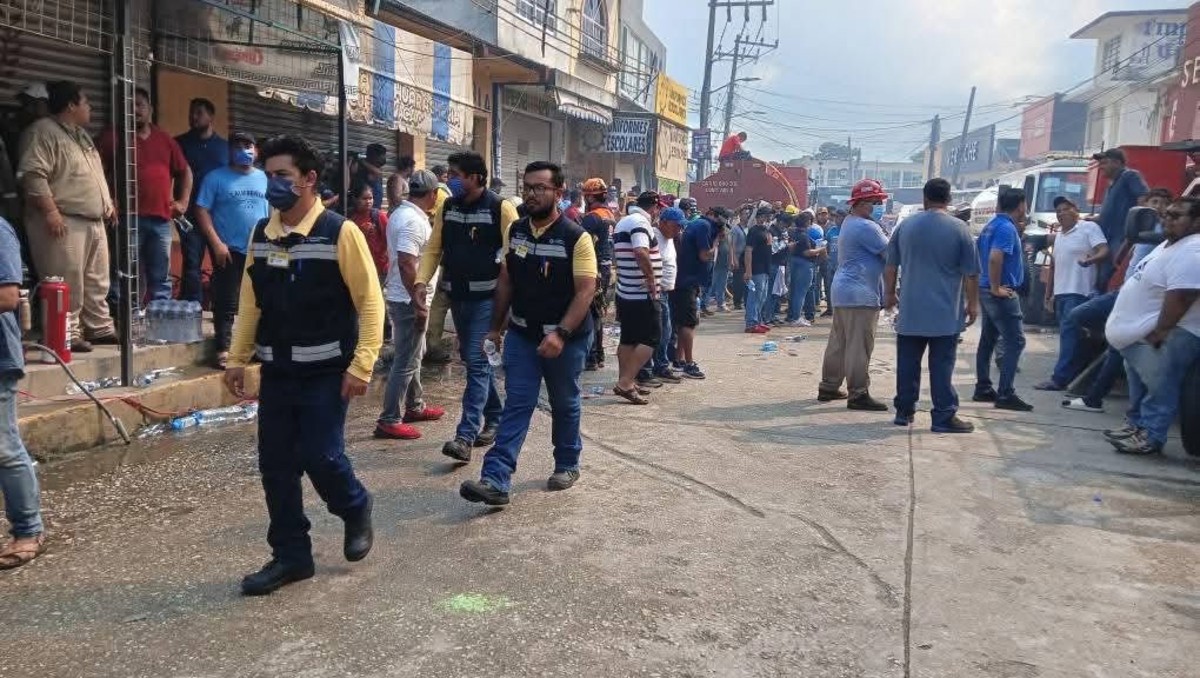 El incendio en Coppel de Las Choapas fue sofocado tras 6 horas. | Especial