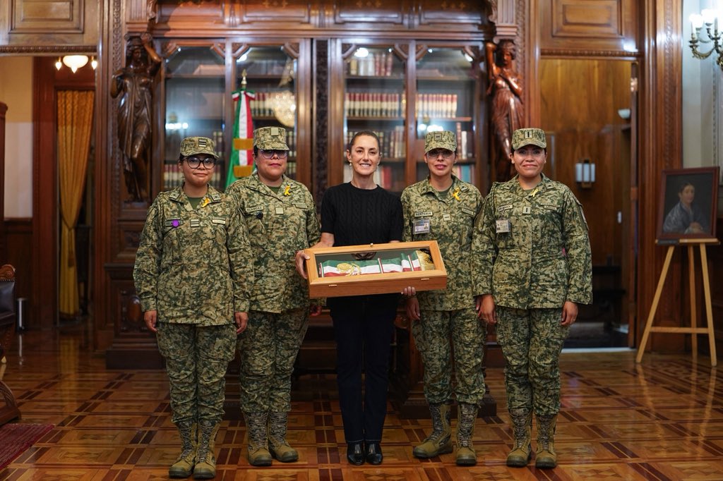 La banda fue confeccionado por elementos del Ejercito mexicano.