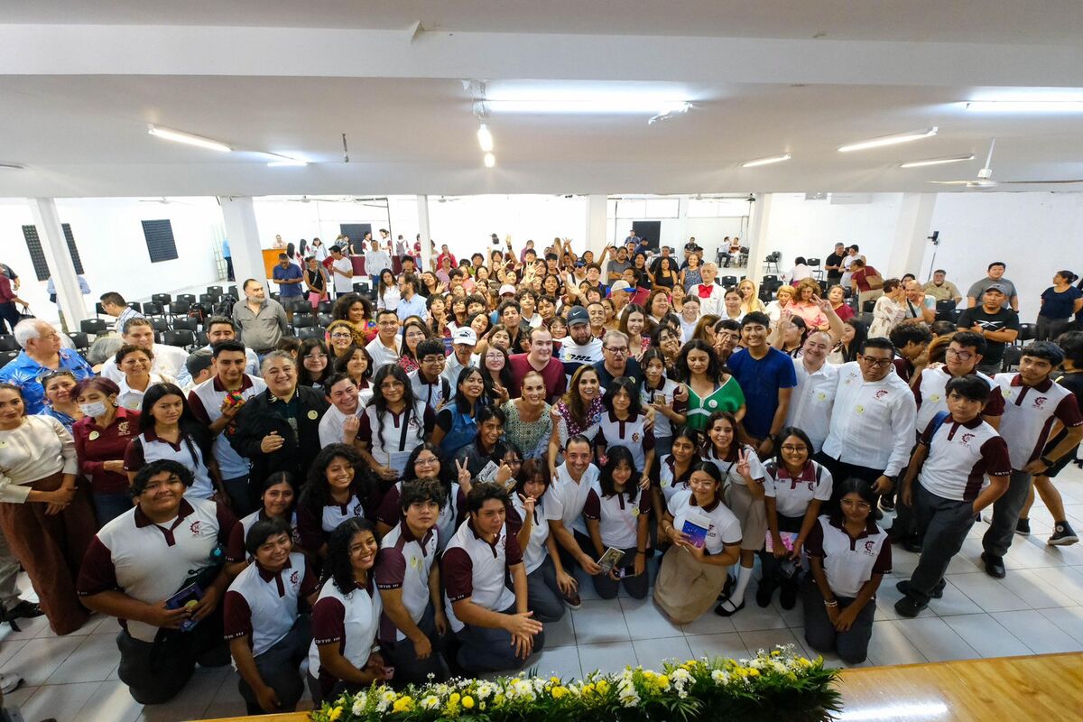 Llega el Librobús con más de 4 mil libros visitando Kantunilkín, Solferino, Cancún, Isla Mujeres y más | Cortesía.